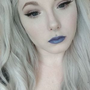 Gorgeous silver/ash blonde lacefront wig